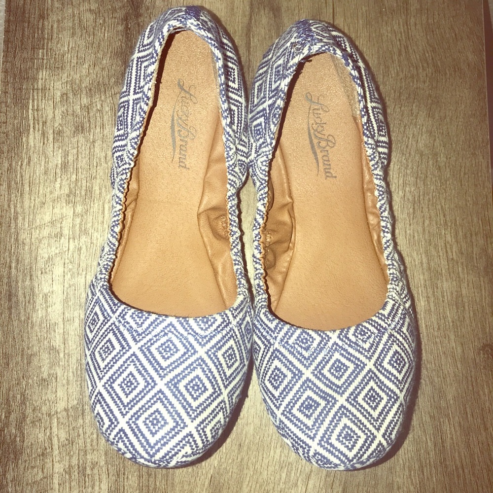Lucky Brand • Size 8 1/2 • Embroidered Flats• EUC!